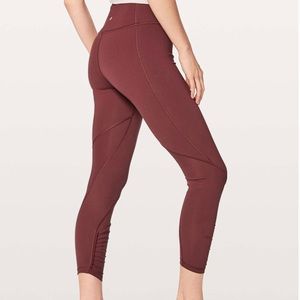 EUC Lululemon maroon Play off the Pleats Tight